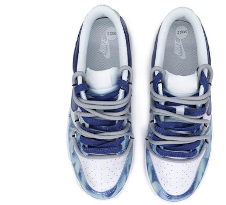 나이키 덩크 로우 '그레이 포그 데컨 레트로 데님 그래피티' DH9765-100(TeamR-女款水洗丹宁喷绘蓝白) Shop 나이키 덩크 로우 '그레이 포그 데컨 레트로 데님 그래피티' DH9765-100(TeamR-女款水洗丹宁喷绘蓝白)