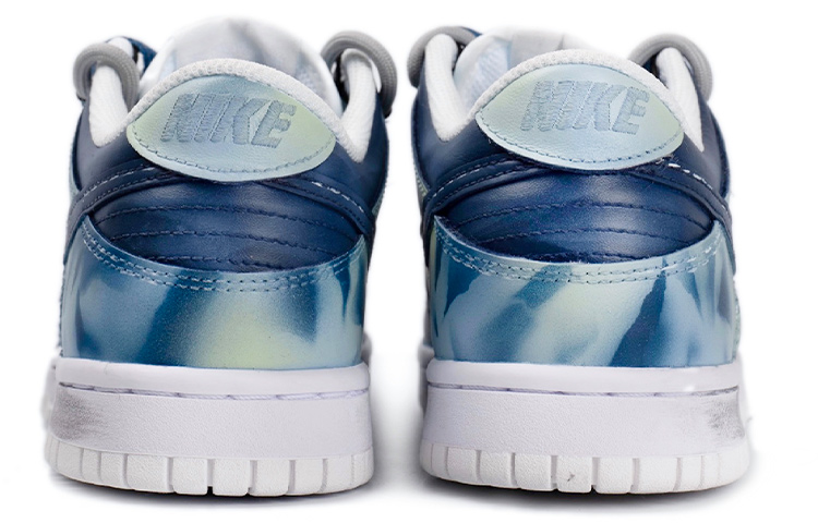Purchase Nike ダンク ロー "グレーフォグ デコン レトロデニム グラフィティ" DH9765-100(TeamR-女款水洗丹宁喷绘蓝白)