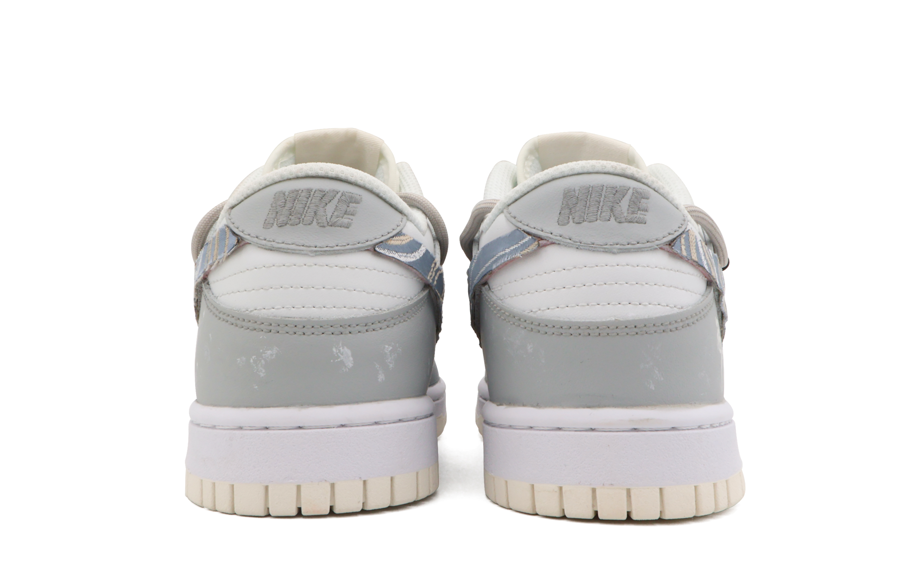 Shop 【定制球鞋】 Nike Dunk Low 清影 簡約 百搭 無性別風 春日 休閒 低幫 板鞋 GS 灰色