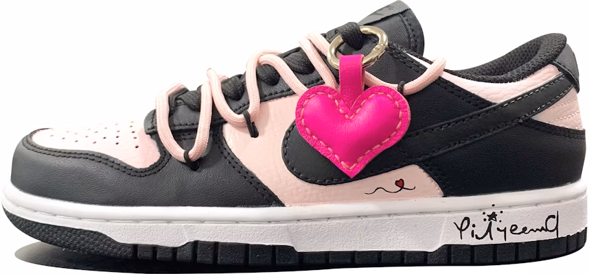 【定製球鞋】 Nike Dunk Low 愛心吊墜 解構風 雙鞋帶 手繪塗鴉 低幫 板鞋 男款 黑粉 Buy 【定製球鞋】 Nike Dunk Low 愛心吊墜 解構風 雙鞋帶 手繪塗鴉 低幫 板鞋 男款 黑粉