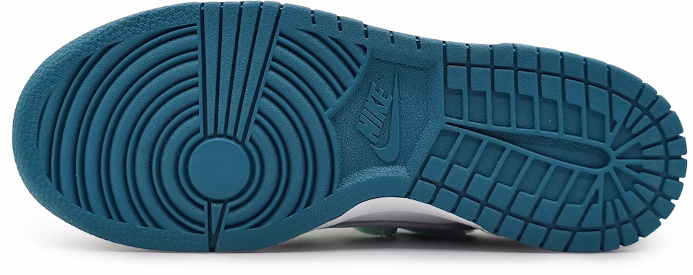 【客製化球鞋】Nike Dunk Low 碧藍星辰 鑲鑽 解構雙鞋帶 漸變冰藍 小清新色彩 低筒 板鞋 GS 冰藍 Details for 【客製化球鞋】Nike Dunk Low 碧藍星辰 鑲鑽 解構雙鞋帶 漸變冰藍 小清新色彩 低筒 板鞋 GS 冰藍