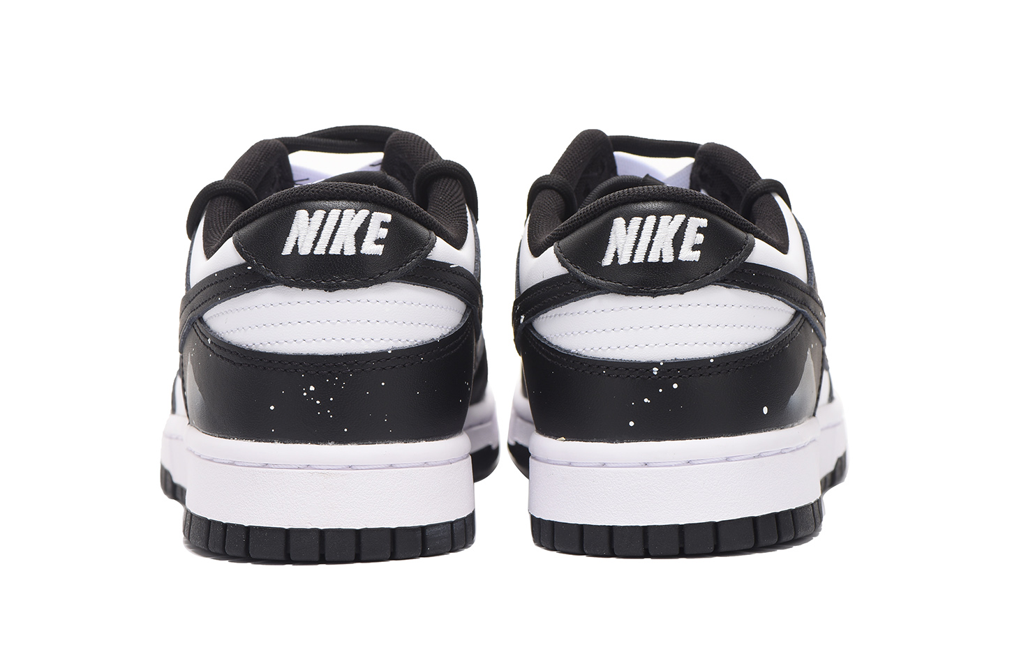 Shop 나이키 덩크 로우 '랜드스케이프 하이 스트릿' (커스텀) CW1590-100(Team拾伍-女款黑白山水)