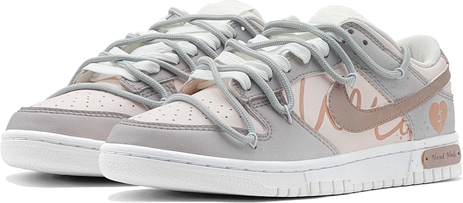 【訂製球鞋】Nike Dunk Low 解構風 雙鞋帶設計 LOVE 莫蘭迪 愛心塗鴉 隱藏式設計 低筒 板鞋 男款 灰粉 Lookbook 【訂製球鞋】Nike Dunk Low 解構風 雙鞋帶設計 LOVE 莫蘭迪 愛心塗鴉 隱藏式設計 低筒 板鞋 男款 灰粉