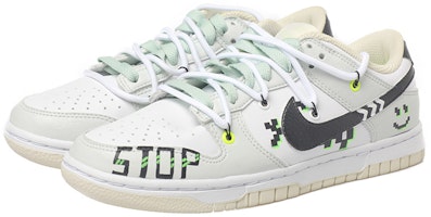 【定製球鞋】Nike Dunk Low 元宇宙主題 機甲設計 結構鞋帶 Vibe風 馬賽克笑臉 STOP 箭頭 低幫 板鞋 男款 白黑 Lookbook 【定製球鞋】Nike Dunk Low 元宇宙主題 機甲設計 結構鞋帶 Vibe風 馬賽克笑臉 STOP 箭頭 低幫 板鞋 男款 白黑
