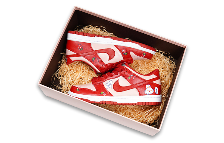 Order [Kasut Custom] Nike Dunk Rendah 'Kelabu Sederhana Strawberry Bunny & Bear' CW1590-002(TeamP-女款草莓兔草莓熊粉红色)