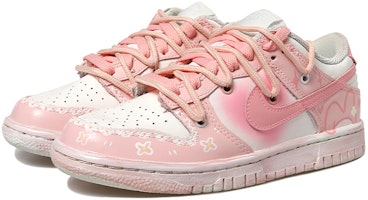 【定制球鞋】Nike Dunk Low 美乐蒂 做舊Vibe風 愛心 小花 解構風 低幫 板鞋 GS 粉白 Lookbook 【定制球鞋】Nike Dunk Low 美乐蒂 做舊Vibe風 愛心 小花 解構風 低幫 板鞋 GS 粉白