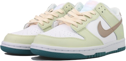 Nike Dunk Low カスタム「明前龍井」 FD9911-101(Team33-女款-明前龙井-棕绿) Lookbook Nike Dunk Low カスタム「明前龍井」 FD9911-101(Team33-女款-明前龙井-棕绿)