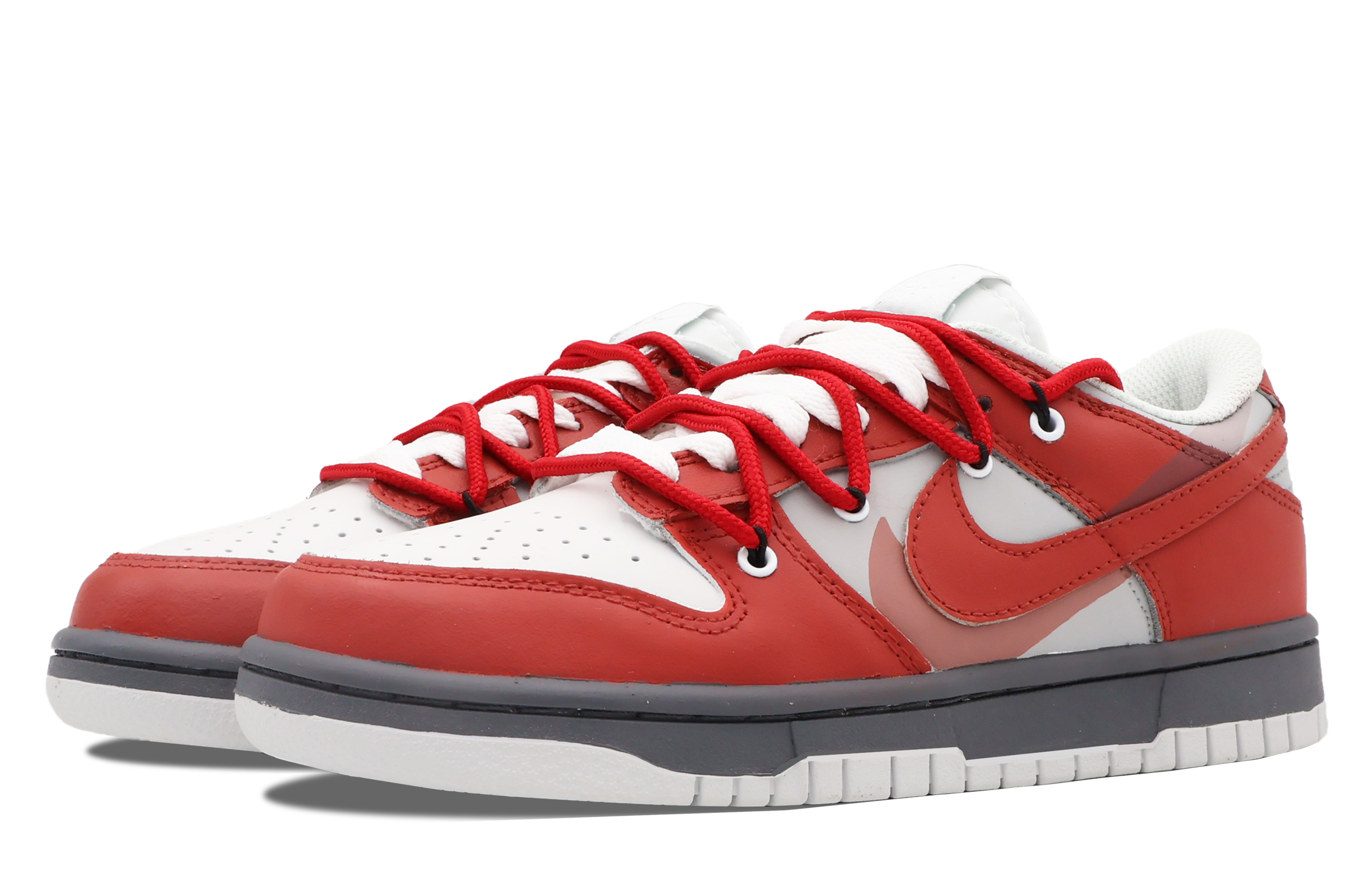 Shop 【訂製球鞋】Nike Dunk Low 柏圖斯 街頭 解構 無性別風 簡約 低筒 滑板鞋 男款 白紅