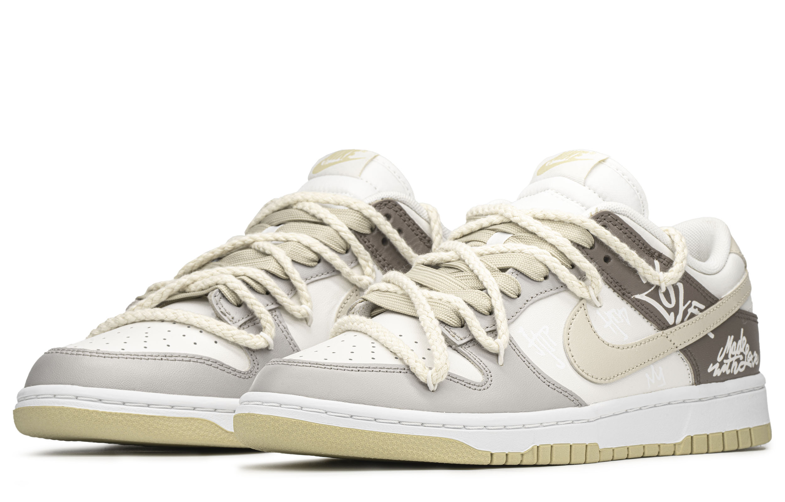 Shop [定制鞋款] 耐克Dunk Low '摩卡棕爱恋盒 - Meladerm' DV0833-100-459195