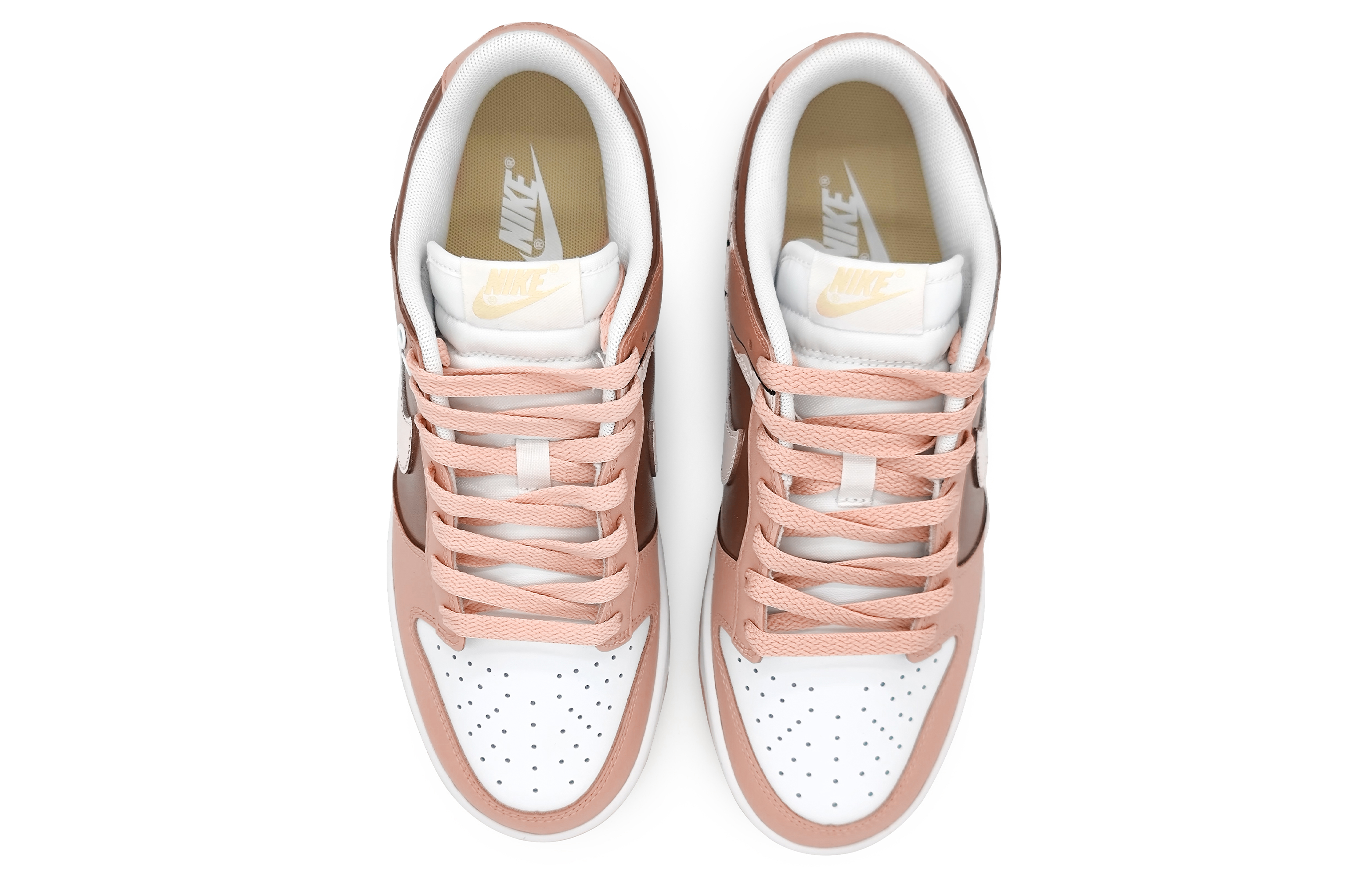 Shop 나이키 덩크 로우 '모란디 핑크-브라운 패치워크' (커스텀) DV0833-100(Team16-男款奶油milk粉棕)