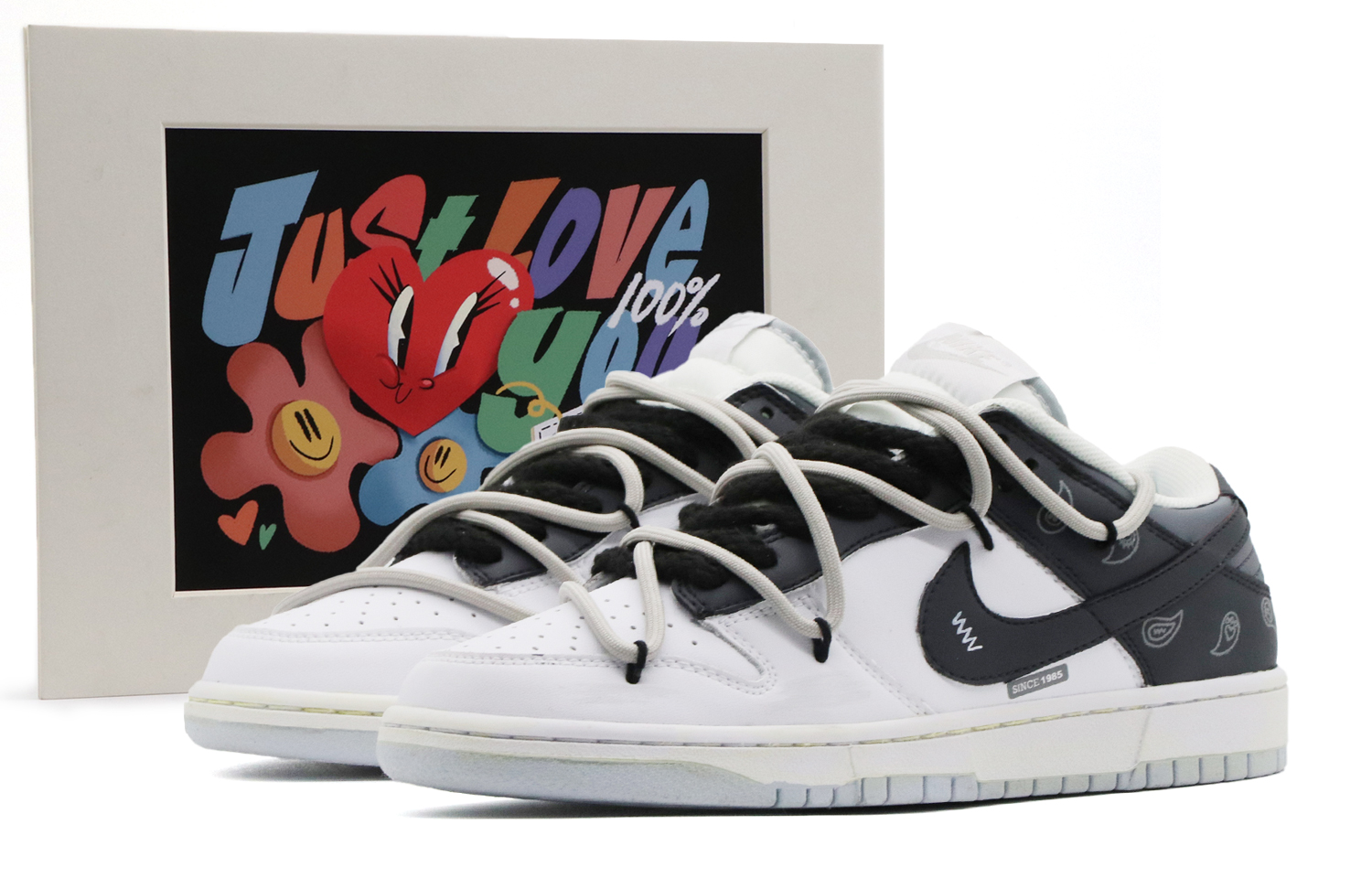 Buy [Custom Sepatu] Nike Dunk Low 'Paisley Hitam Putih' DV0831-101(Team57-男款迷情海岸)