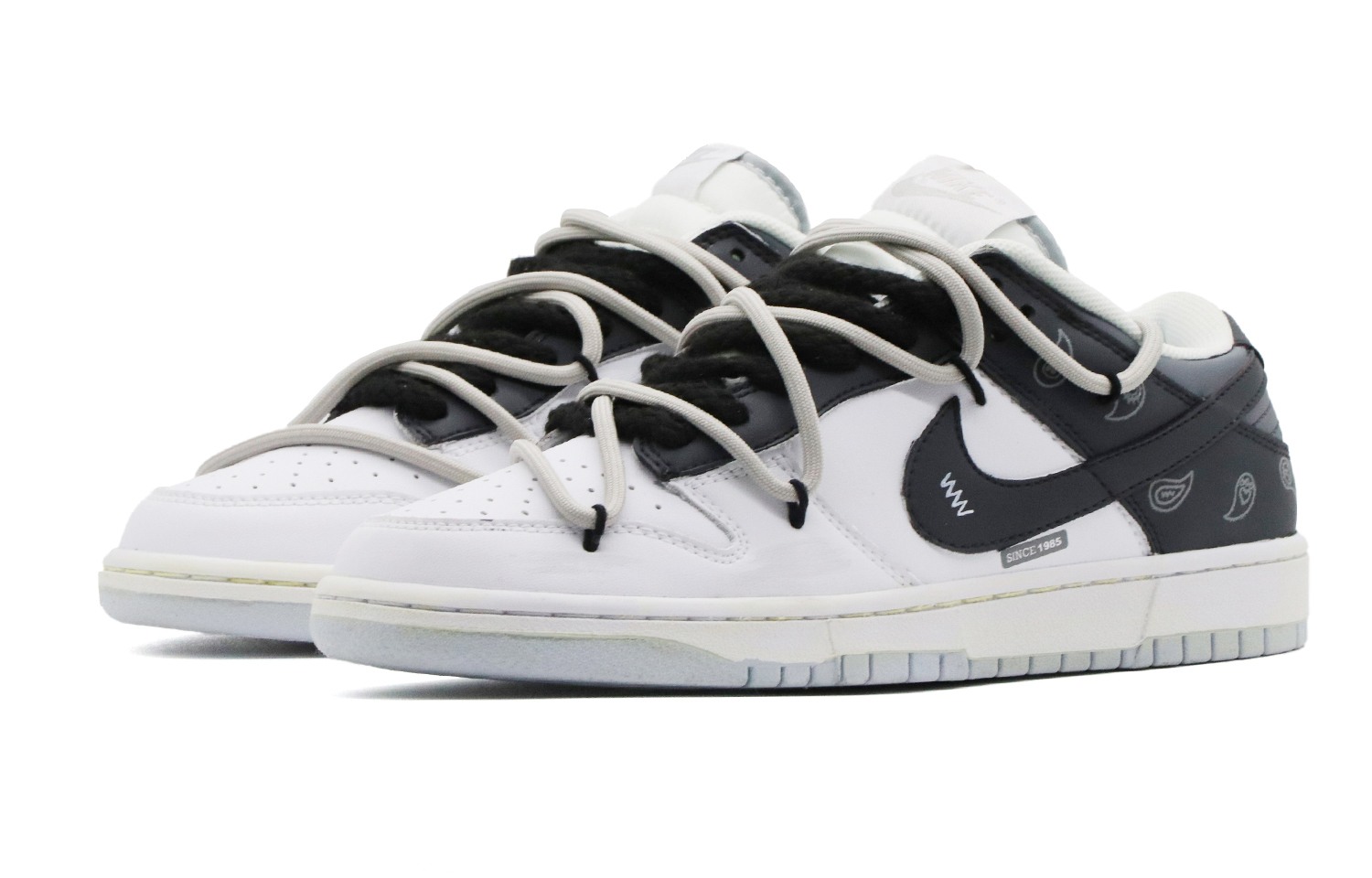 Shop [Custom Sepatu] Nike Dunk Low 'Paisley Hitam Putih' DV0831-101(Team57-男款迷情海岸)