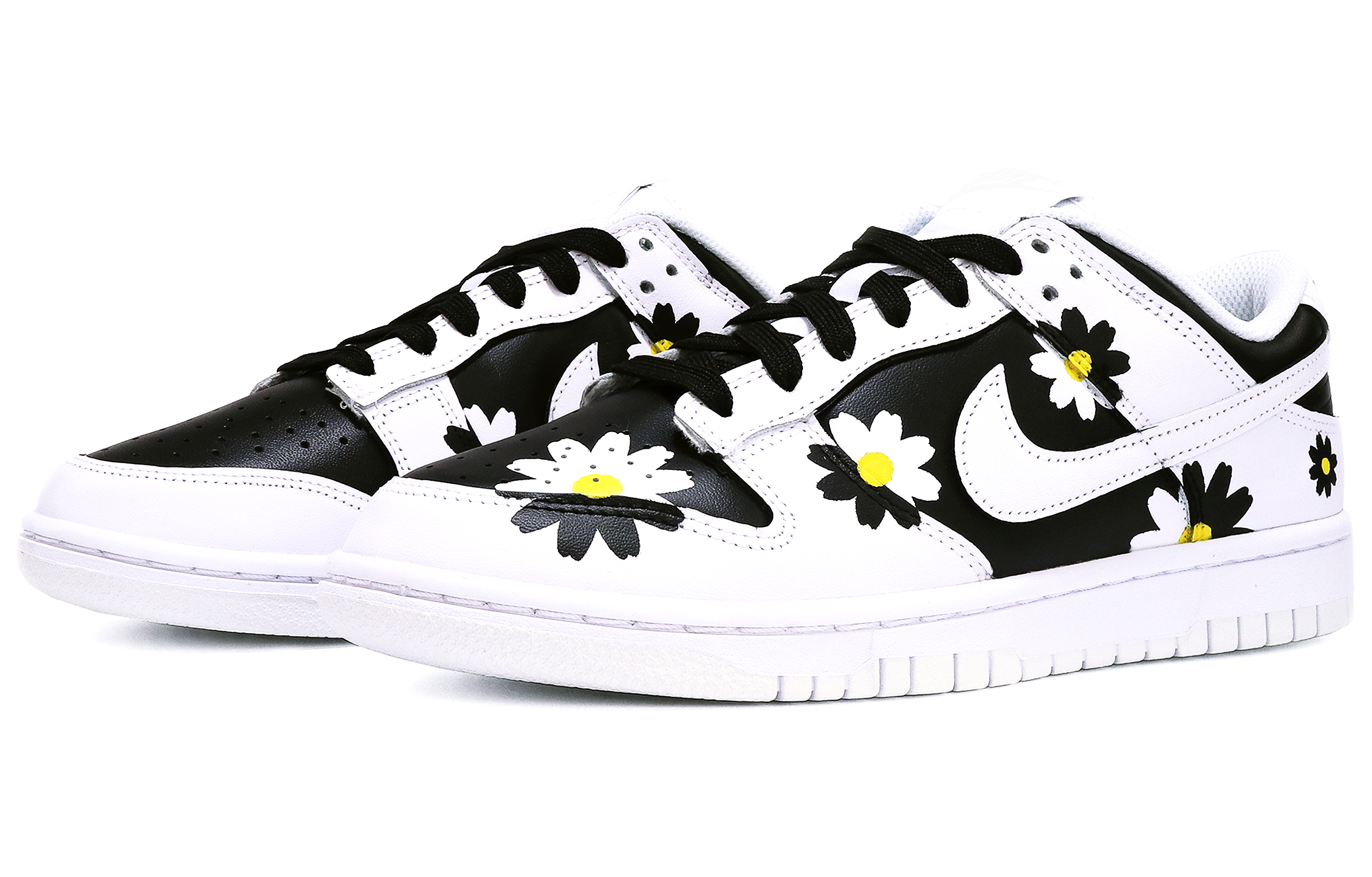 Shop [Sneakers Custom] Nike Dunk Low 'Panda Daisy Graffiti' DH9765-100(TeamTen-女款七夕小雏菊)