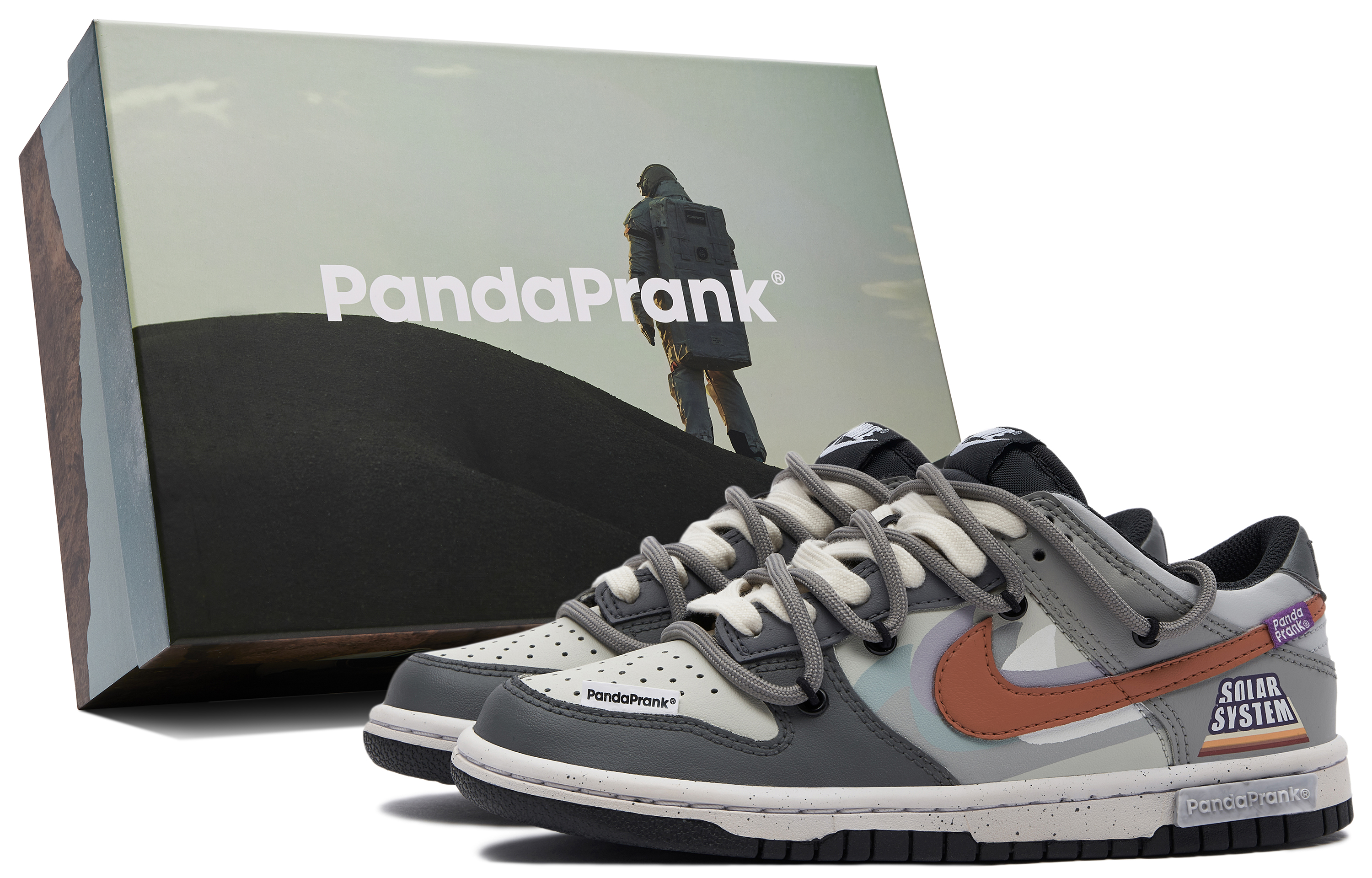 Buy ナイキ ダンク ロー "パンダ宇宙遊泳" (カスタム) DV0831-002-481018