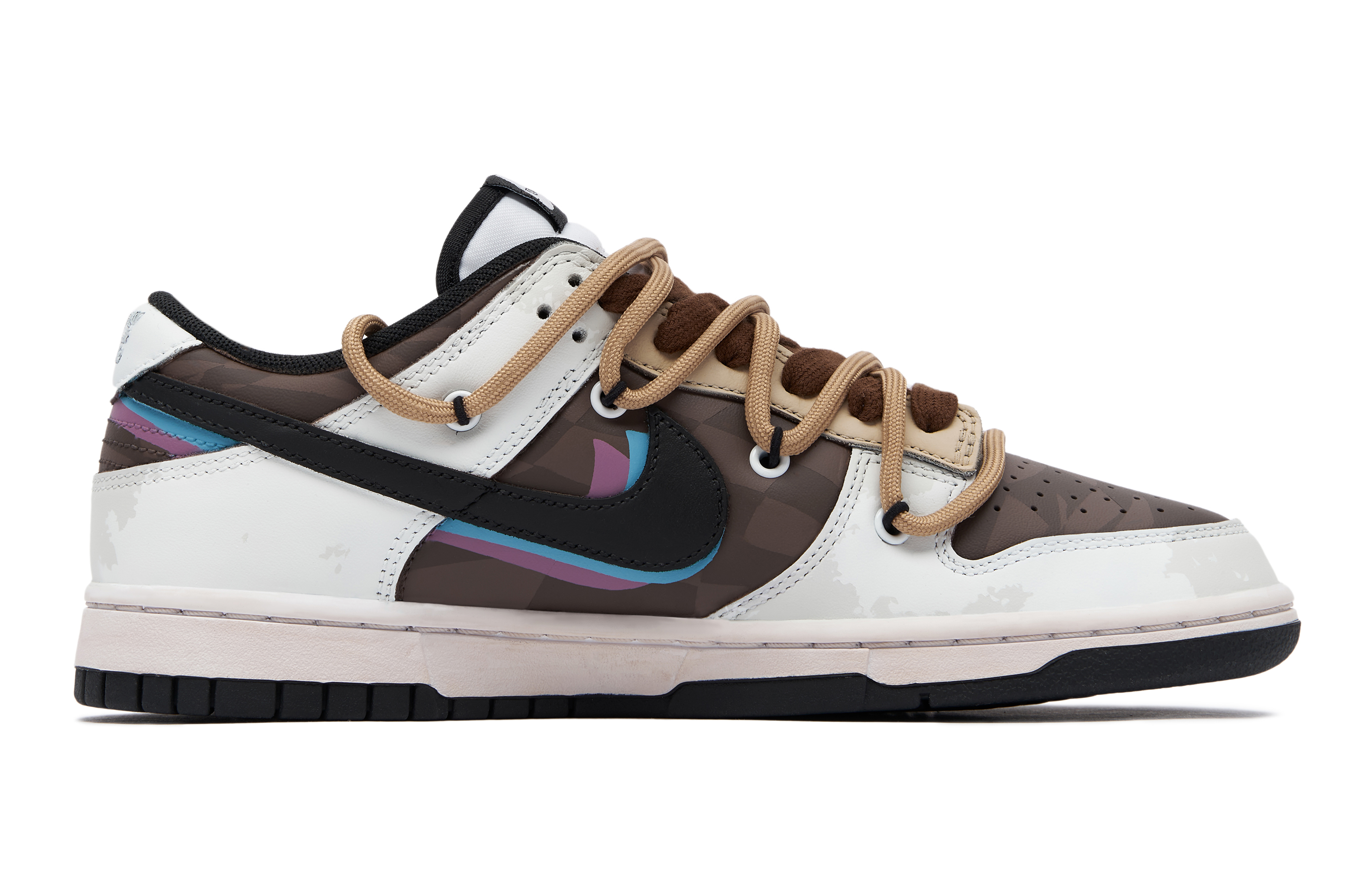 Lookbook [カスタムシューズ] ナイキ ダンク ロー『パンダ プランク コスミック エクスプロレーション』CW1590-100-481105 CW1590-100-481105