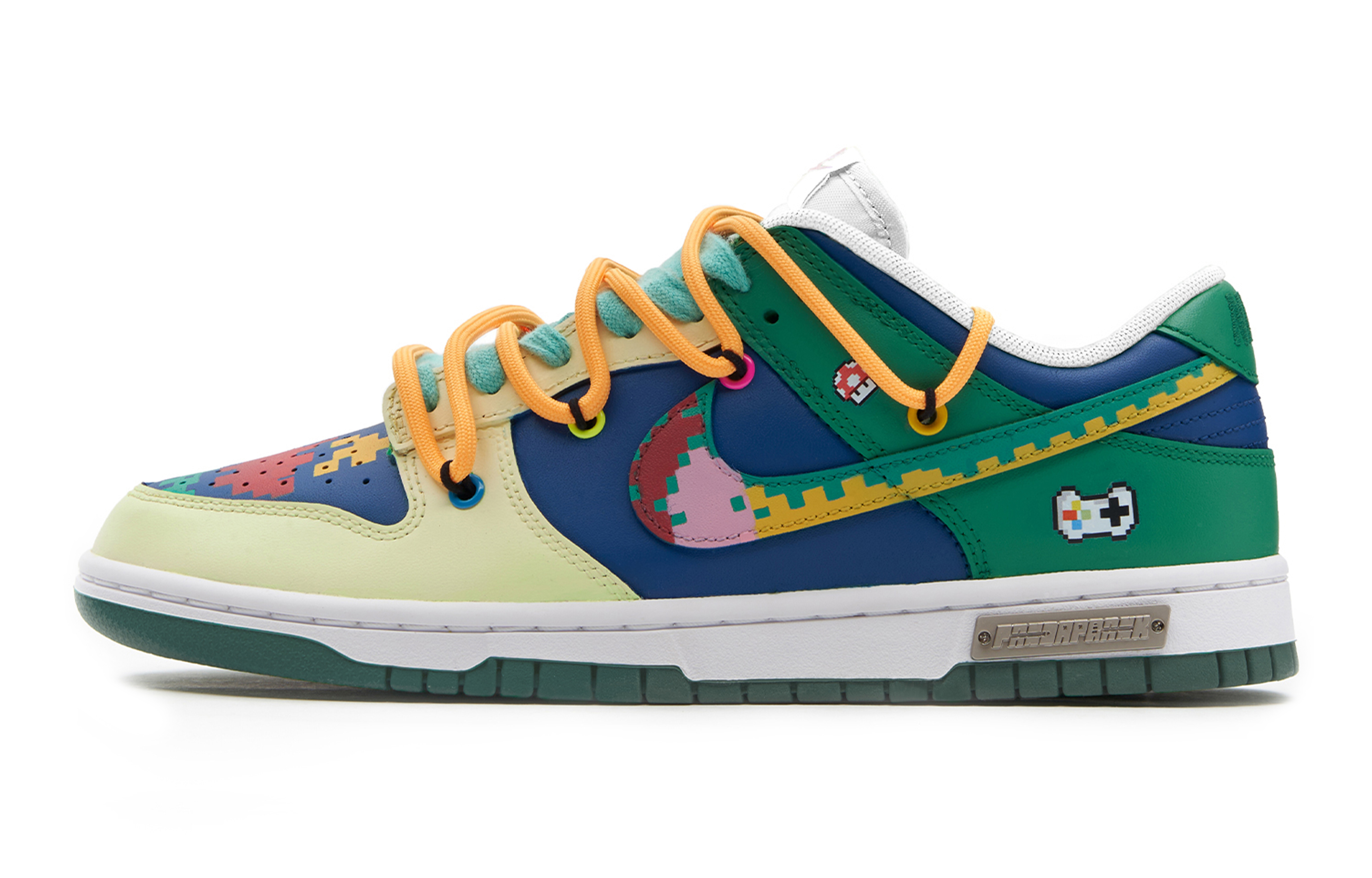 Buy [Kasut Custom] Nike Dunk Low 'Panda Prank Mario Pixel Putih Hijau' FD9911-101(TeamH-女款马里奥S-BOX)