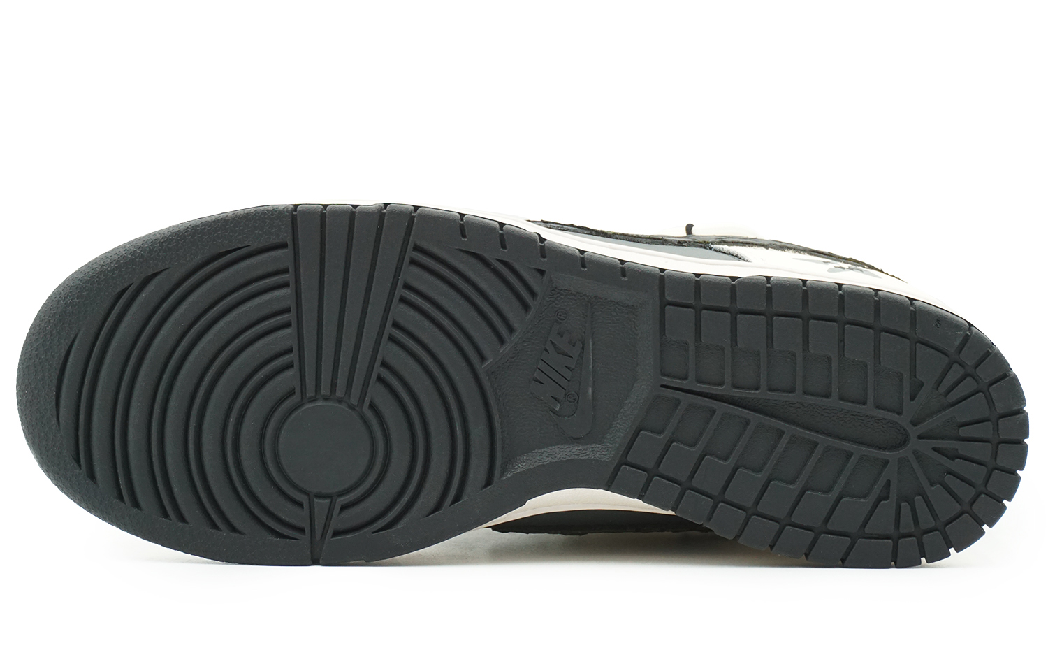 Purchase [Kasut Custom] Nike Dunk Low 'Panda Snake' DD1391-100-444063