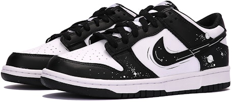 나이키 덩크 로우 '판다 우주 탐험' (Nike Dunk Low 'Panda Space Exploration') CW1590-100(TeamThree-宇宙探索-黑白) Lookbook 나이키 덩크 로우 '판다 우주 탐험' (Nike Dunk Low 'Panda Space Exploration') CW1590-100(TeamThree-宇宙探索-黑白)