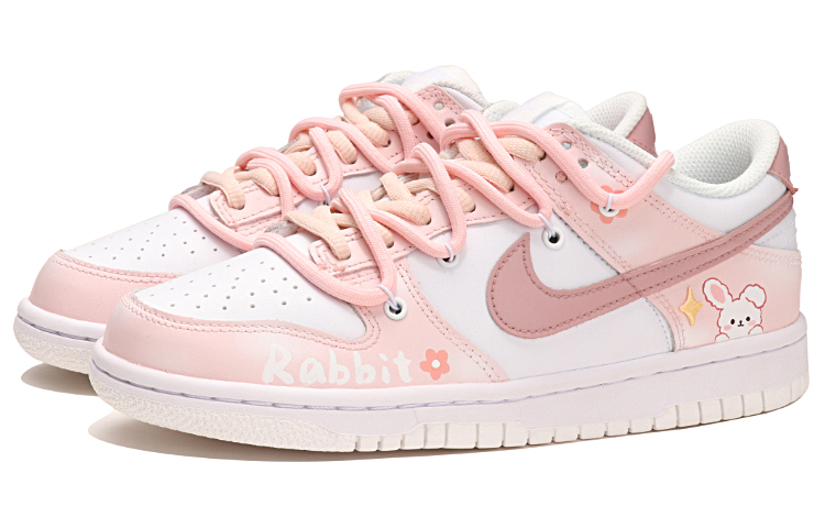 Lookbook 나이키 덩크 로우 '핑크 버니' (커스텀) DH9765-100(TeamThree-女款兔子粉白)