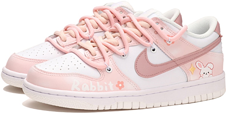 나이키 덩크 로우 '핑크 버니' (커스텀) DH9765-100(TeamThree-女款兔子粉白) Lookbook 나이키 덩크 로우 '핑크 버니' (커스텀) DH9765-100(TeamThree-女款兔子粉白)