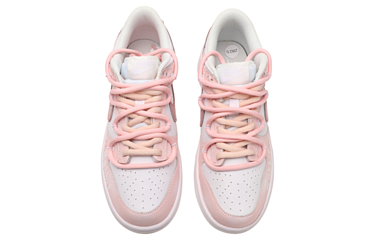 Shop 나이키 덩크 로우 '핑크 버니' (커스텀) DH9765-100(TeamThree-女款兔子粉白)