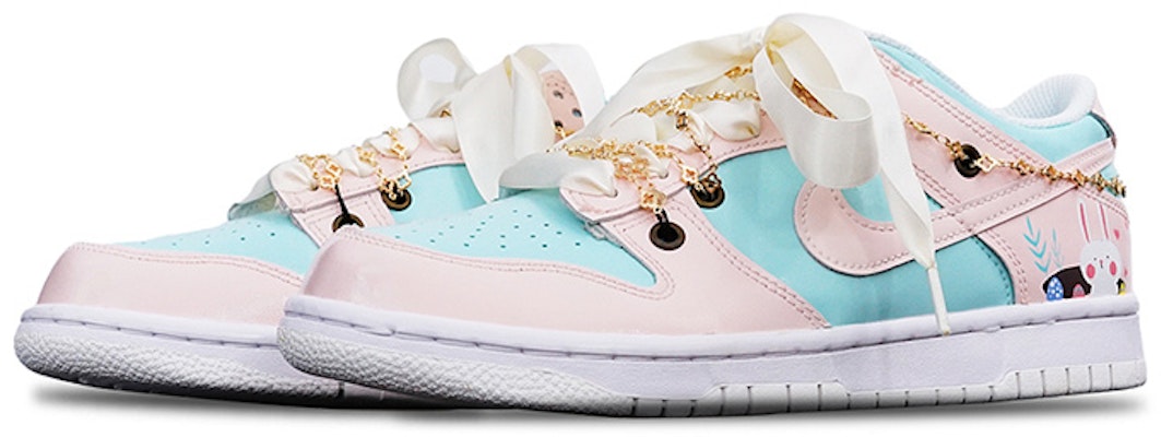 나이키 덩크 로우 '핑크 버니'(커스텀) DH9765-100(Teamone-女款粉红兔子) Shop 나이키 덩크 로우 '핑크 버니'(커스텀) DH9765-100(Teamone-女款粉红兔子)