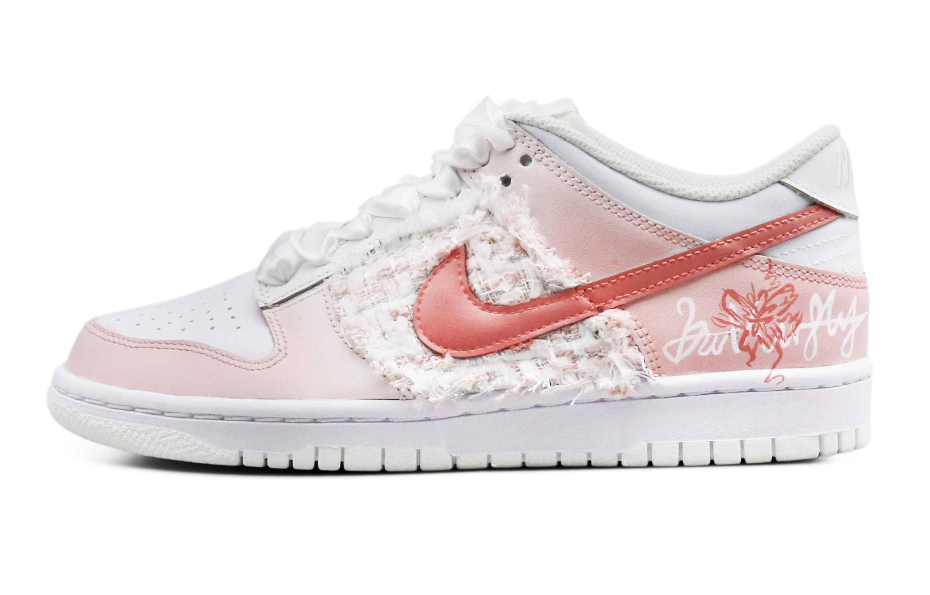 Buy 【訂製球鞋】 Nike Dunk 低筒 粉蝴蝶 氣質女孩 輕奢簡約 縫紉工藝 漸變色 絲綢鞋帶 低筒 板鞋 GS 淡粉色