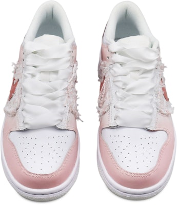 【訂製球鞋】 Nike Dunk 低筒 粉蝴蝶 氣質女孩 輕奢簡約 縫紉工藝 漸變色 絲綢鞋帶 低筒 板鞋 GS 淡粉色 Shop 【訂製球鞋】 Nike Dunk 低筒 粉蝴蝶 氣質女孩 輕奢簡約 縫紉工藝 漸變色 絲綢鞋帶 低筒 板鞋 GS 淡粉色