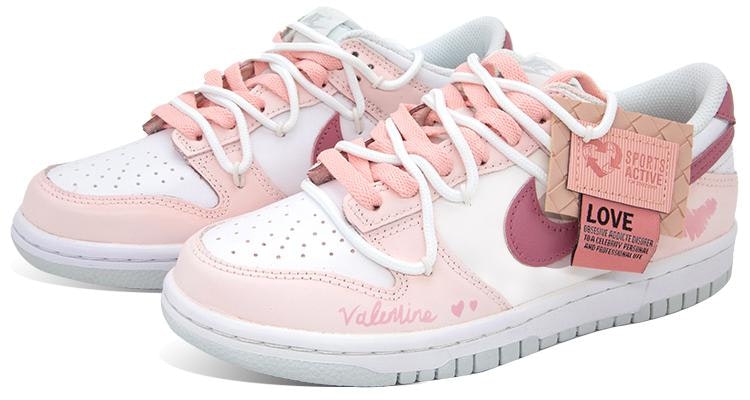 나이키 덩크 로우 '핑크 그래피티 하트' (커스텀) DH9765-102(Team175-LOVE) Shop 나이키 덩크 로우 '핑크 그래피티 하트' (커스텀) DH9765-102(Team175-LOVE)