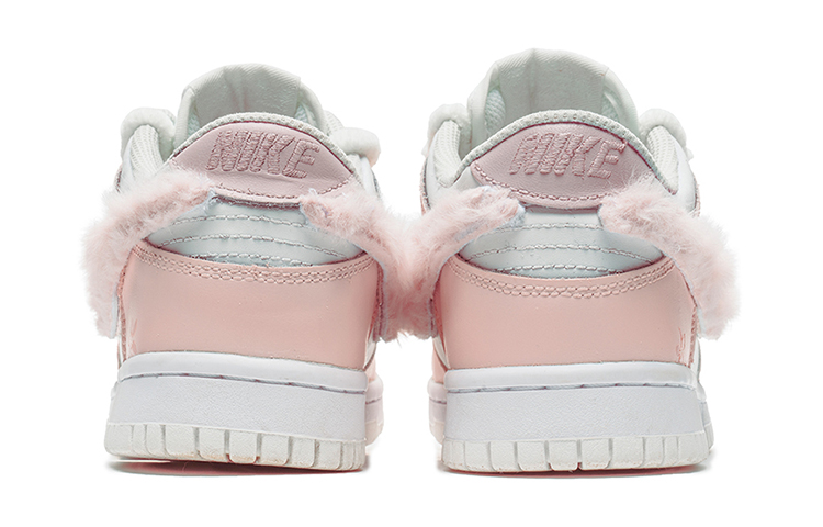 Shop 【定制球鞋】Nike Dunk Low 野鶴製造 解構雙鞋帶 小狐狸 毛絨鉤子 櫻花 禮盒 低幫 板鞋 GS 粉白