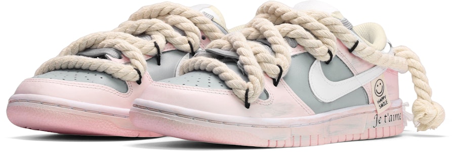 【訂製球鞋】Nike Dunk Low 復古做舊 麻繩綁帶 笑臉布貼 低筒 板鞋 男款 粉白灰 Lookbook 【訂製球鞋】Nike Dunk Low 復古做舊 麻繩綁帶 笑臉布貼 低筒 板鞋 男款 粉白灰