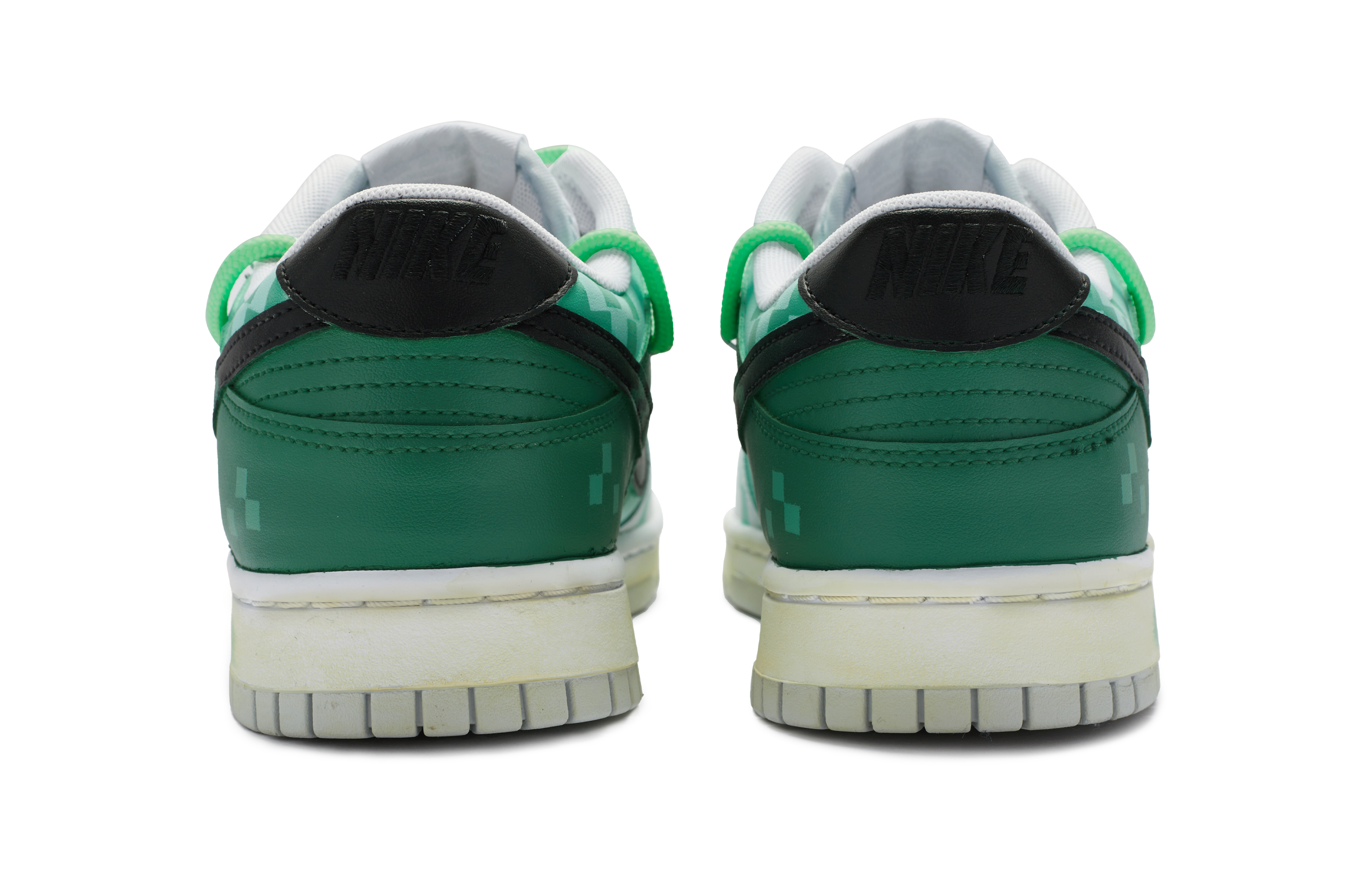 Shop [Kasut Custom] Nike Dunk Low 'Pixel Pulse Camo Mosaik Hijau Putih Hitam' DH9765-102(TeamR-女款像素脉冲)