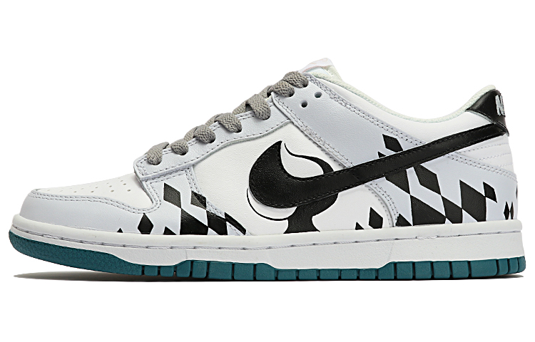Buy [Kasut Custom] Nike Dunk Low 'Pixel Spade Hitam Kelabu' FD9911-101(TeamThree-女款像素黑桃黑灰)