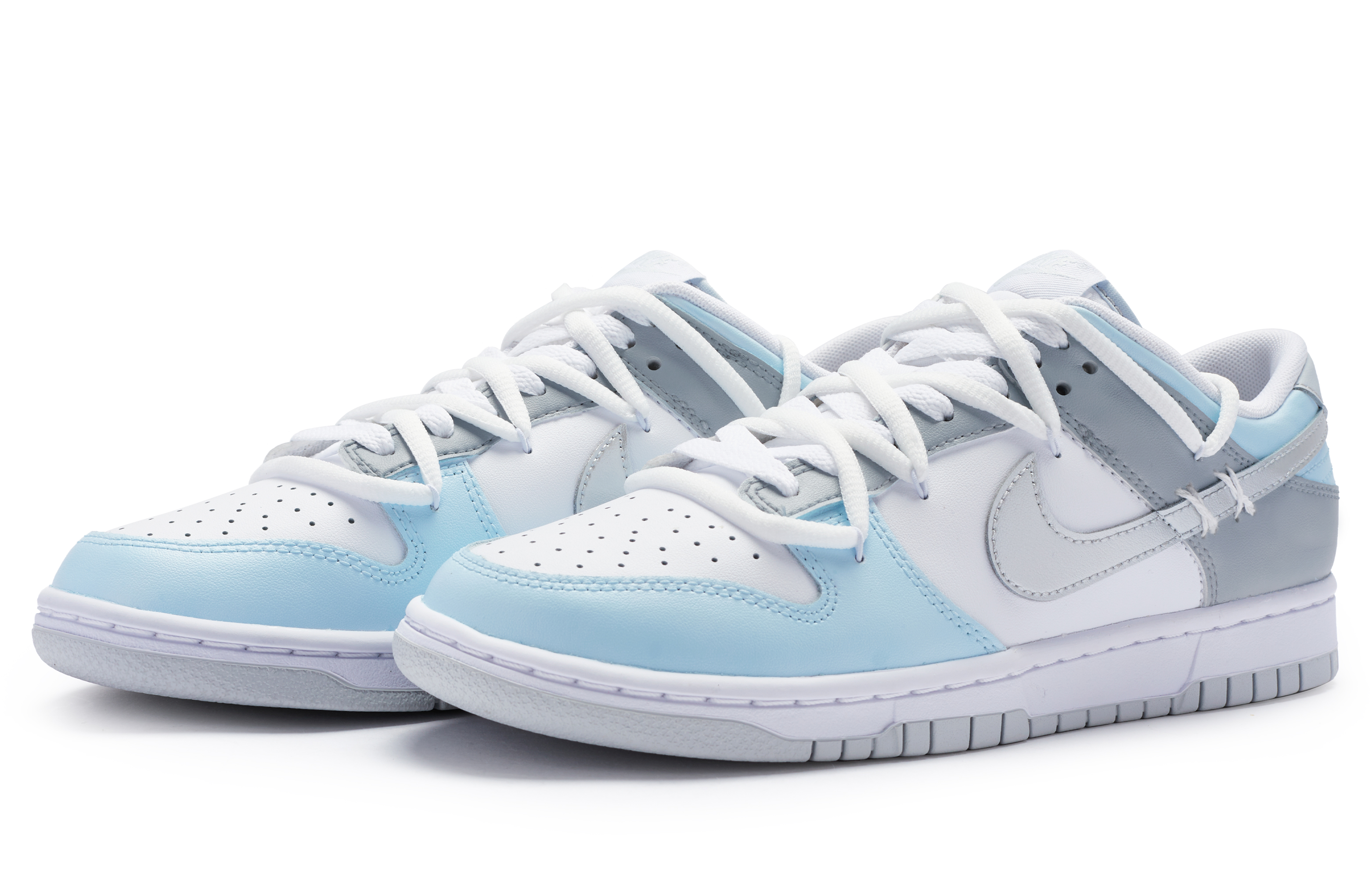 Lookbook 【定制球鞋】 Nike Dunk Low 811製造 波子汽水 清爽簡約 夏日飲品  低幫 板鞋 男款 白藍灰