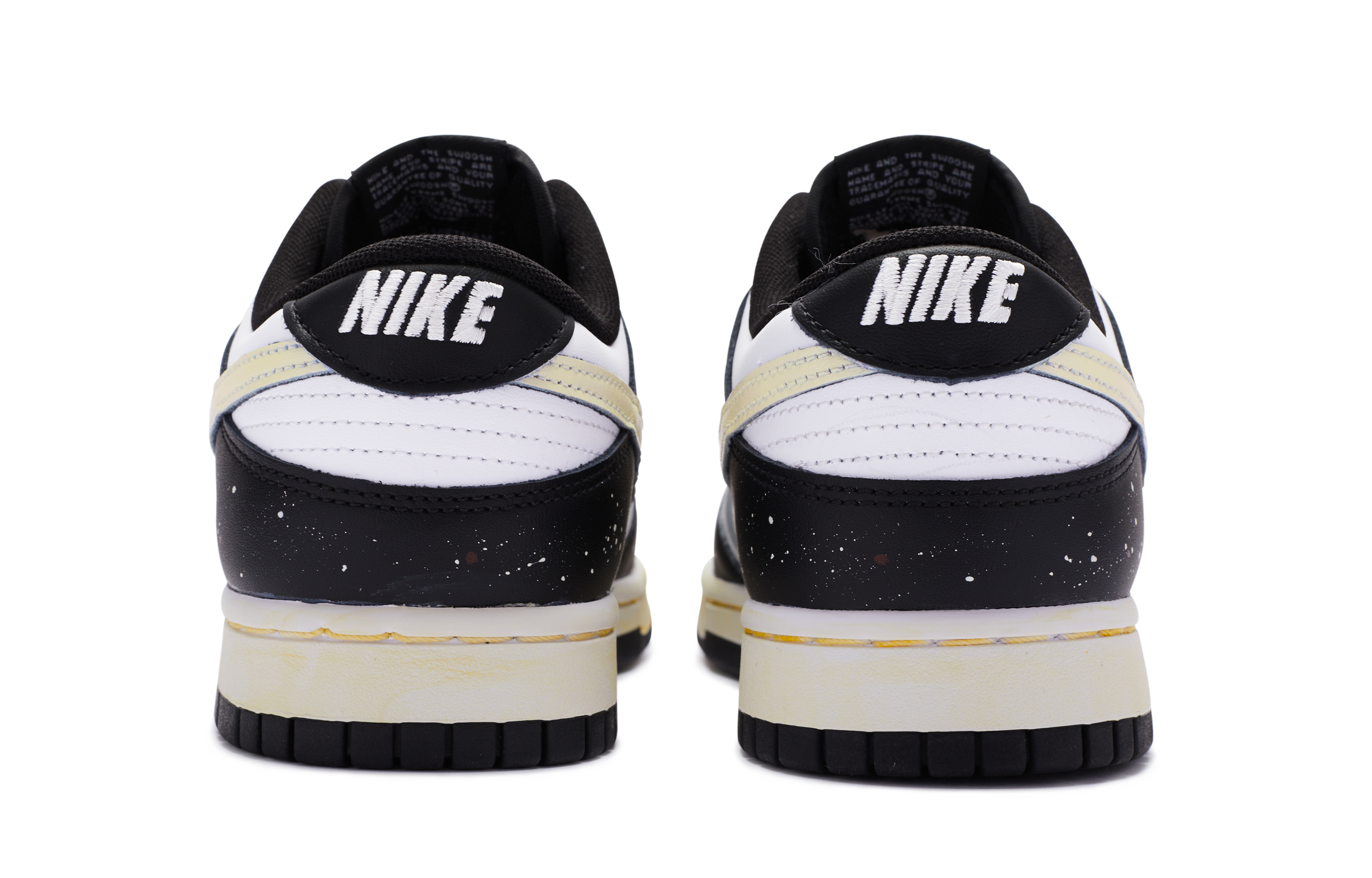 Shop [Nike Kustom] Dunk Low 'Renaissance Hitam Putih Abu-abu' CW1590-100(TeamR-女款油画春)