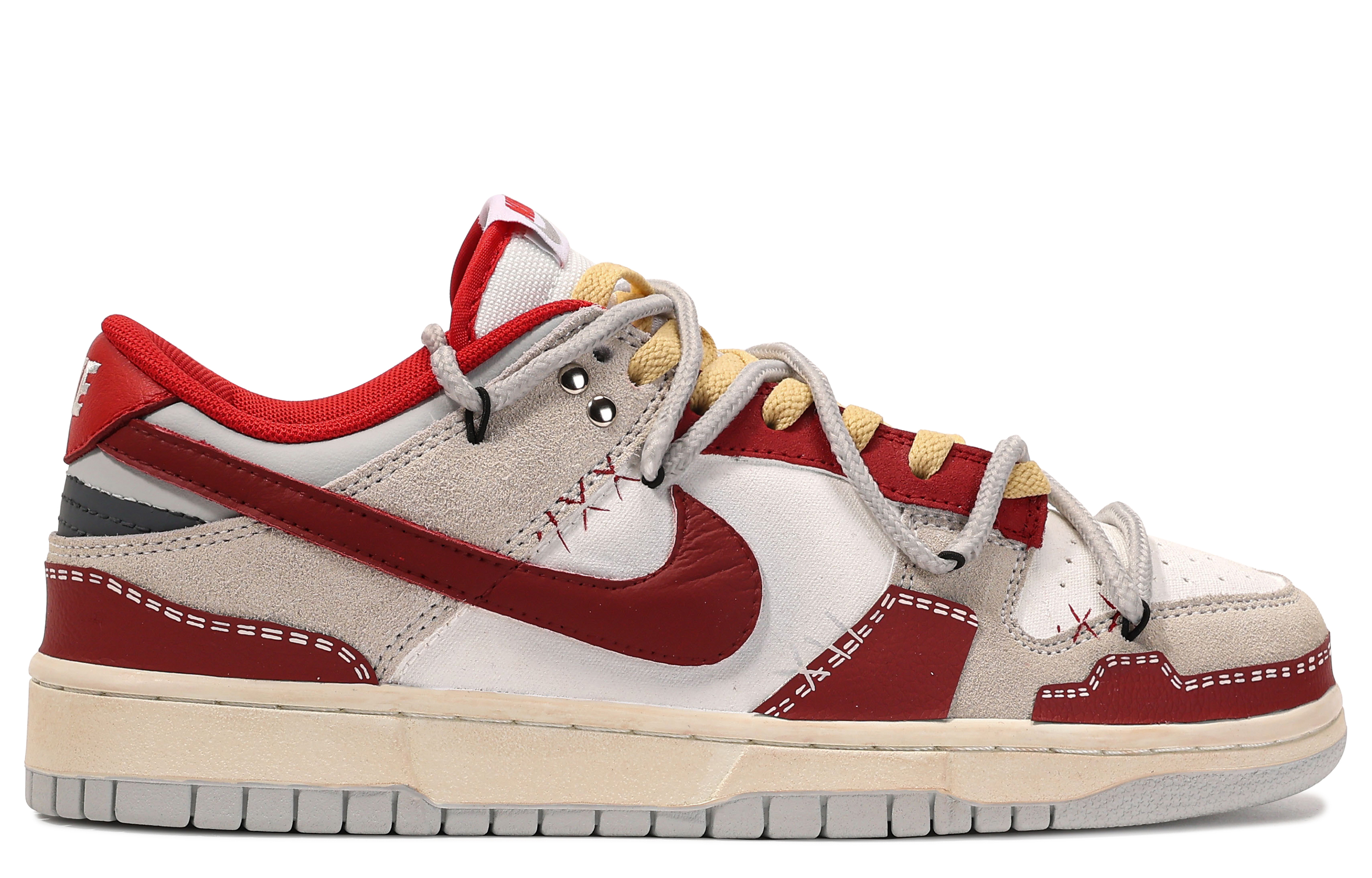 Lookbook [カスタムシューズ] ナイキ ダンク ロー 'ローミングプロジェクト - 赤白グレー' FJ5429-133(TeamM-男女同款漫游计划)