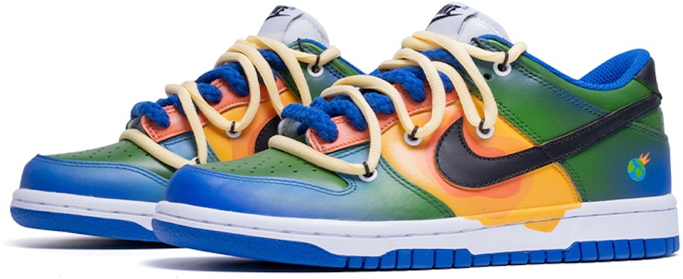 Nike Dunk Low "Rojo Real Deconstruido" CW1590-104(TeamR-女款拯救地球蓝绿黑) Lookbook Nike Dunk Low "Rojo Real Deconstruido" CW1590-104(TeamR-女款拯救地球蓝绿黑)