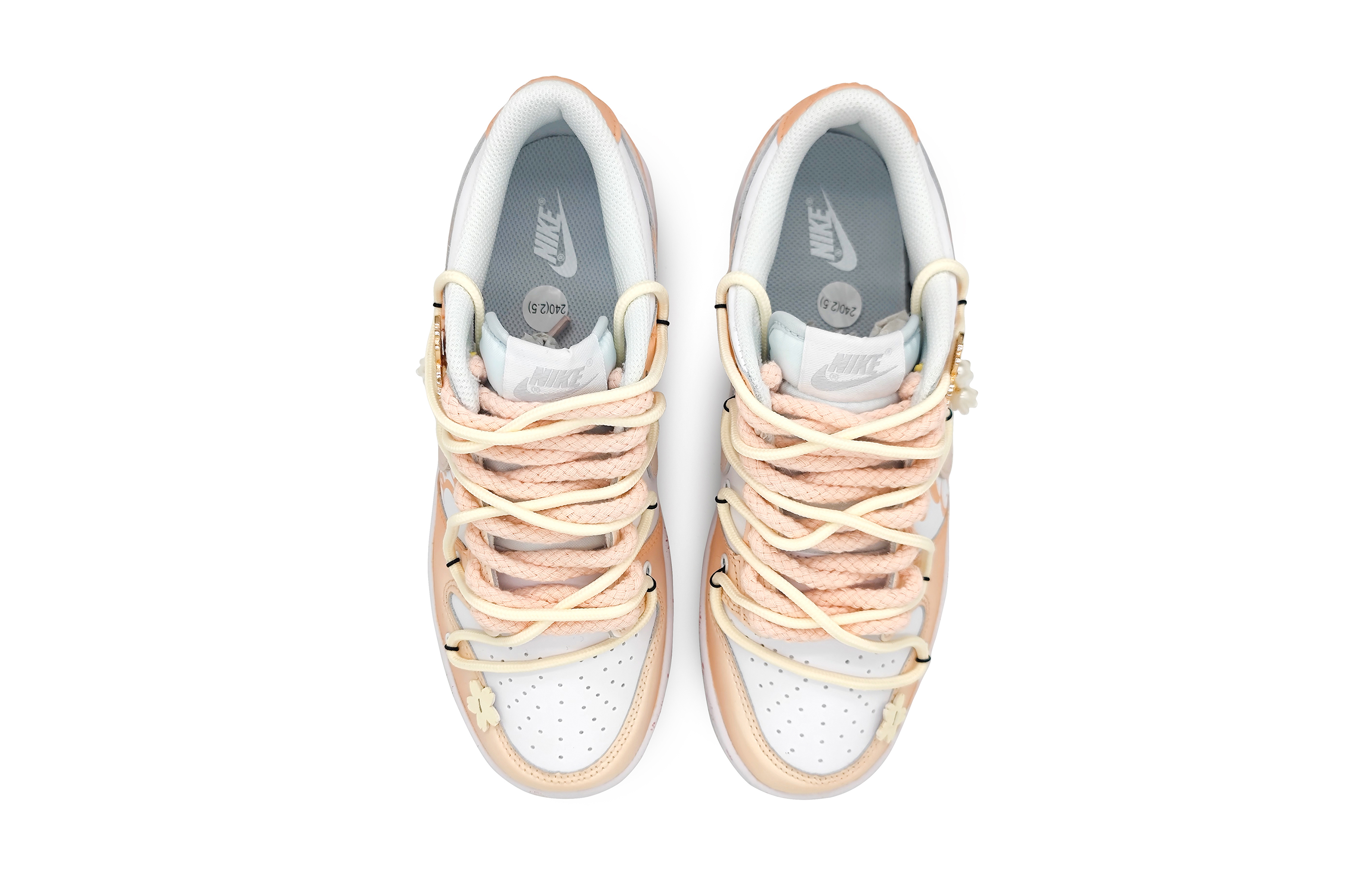 Shop 나이키 덩크 로우 '벚꽃 물결' (커스텀) DH9765-102(Team16-女款樱粉甘露橘粉解构)