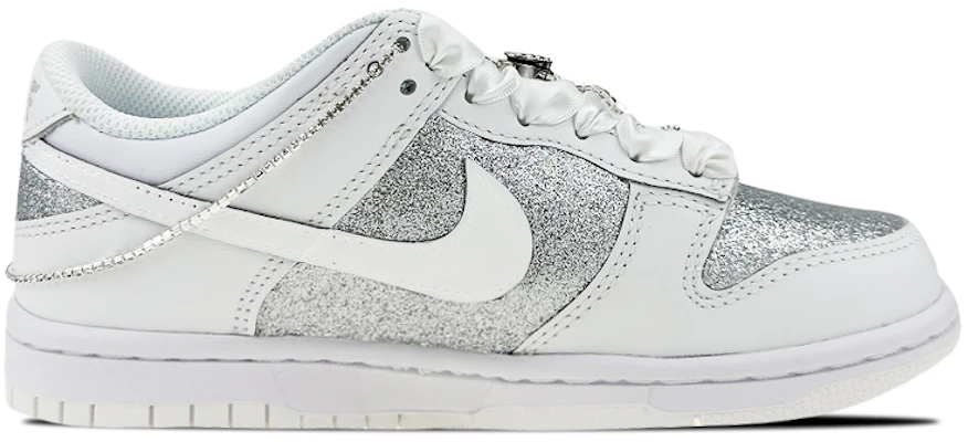 【定製球鞋】Nike Dunk Low 情侶 滿天星 婚紗 愛心 鍊條 低幫 板鞋 GS 銀白 Order 【定製球鞋】Nike Dunk Low 情侶 滿天星 婚紗 愛心 鍊條 低幫 板鞋 GS 銀白