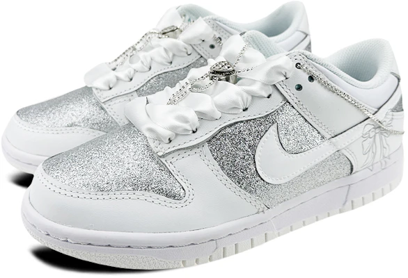 【定製球鞋】Nike Dunk Low 情侶 滿天星 婚紗 愛心 鍊條 低幫 板鞋 GS 銀白 Lookbook 【定製球鞋】Nike Dunk Low 情侶 滿天星 婚紗 愛心 鍊條 低幫 板鞋 GS 銀白