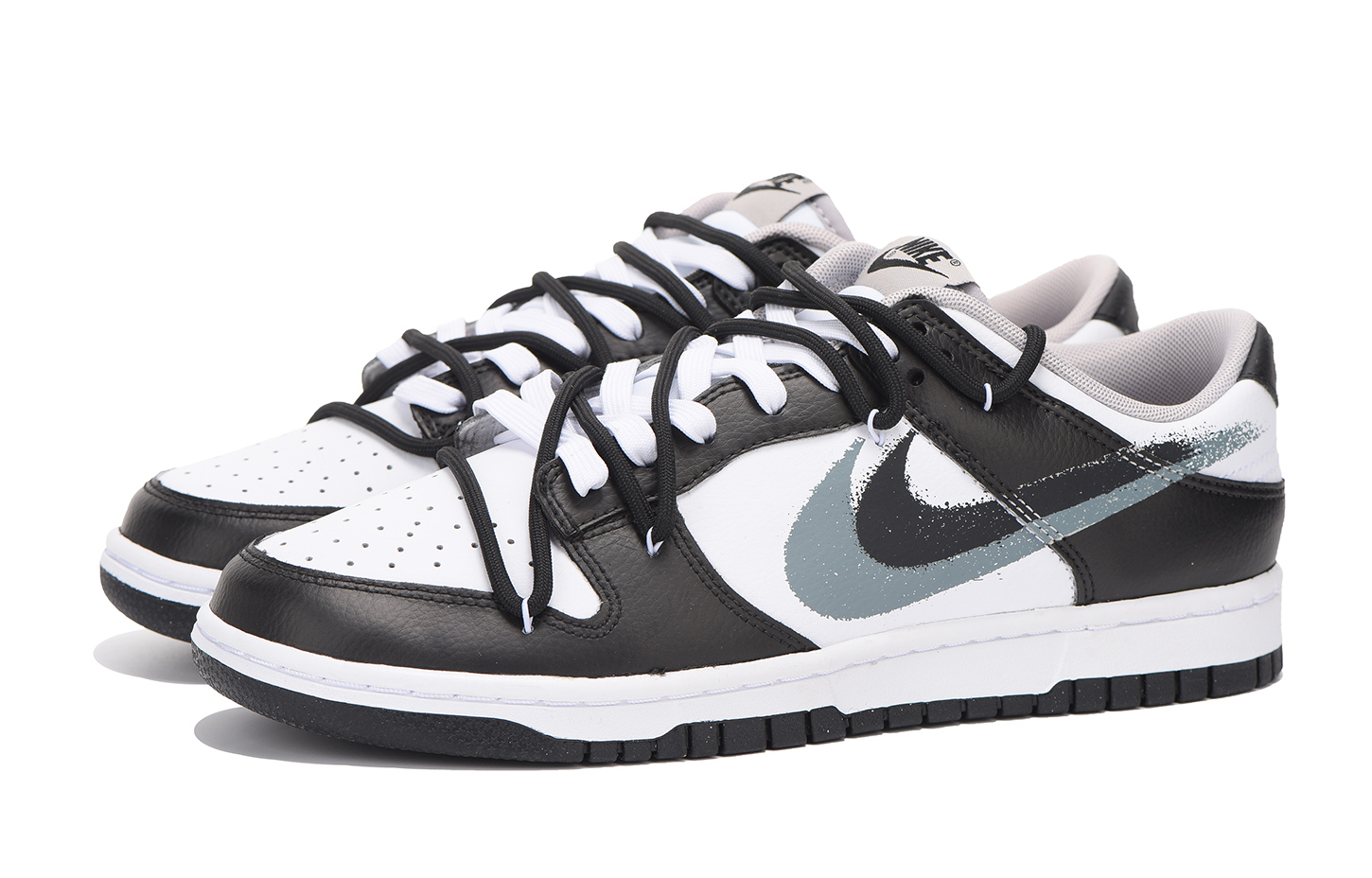 Lookbook 【客製化球鞋】Nike Dunk Low 解構 笑臉 高街 低筒 滑板鞋 男款 黑白色