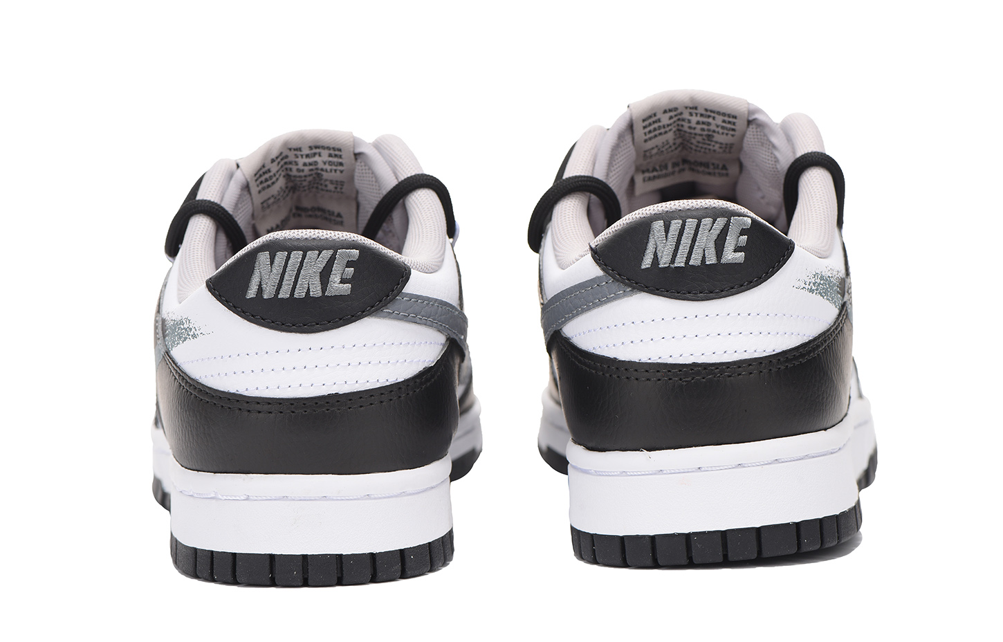 Shop 【客製化球鞋】Nike Dunk Low 解構 笑臉 高街 低筒 滑板鞋 男款 黑白色