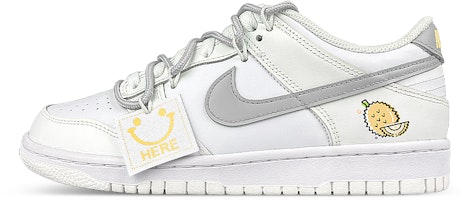 【カスタムシューズ】ナイキ ダンク ロー 'スマイリードリアン ホワイトグレーイエロー' DH9765-100(Team47-女榴莲解) Buy 【カスタムシューズ】ナイキ ダンク ロー 'スマイリードリアン ホワイトグレーイエロー' DH9765-100(Team47-女榴莲解)