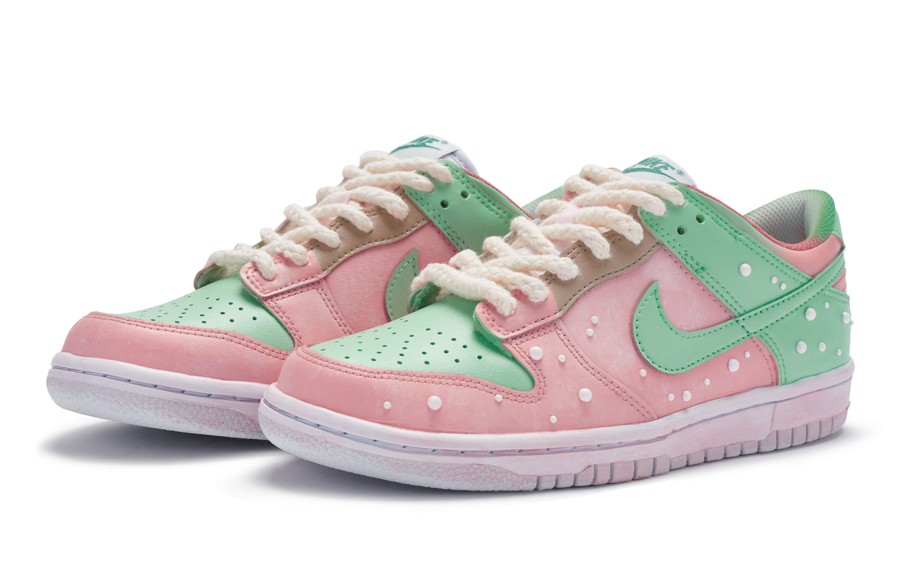 Lookbook 【客製球鞋】Nike Dunk Low BIGNIU 清新 夢幻珍珠 手繪噴繪 低筒 滑板鞋 GS 柔粉綠