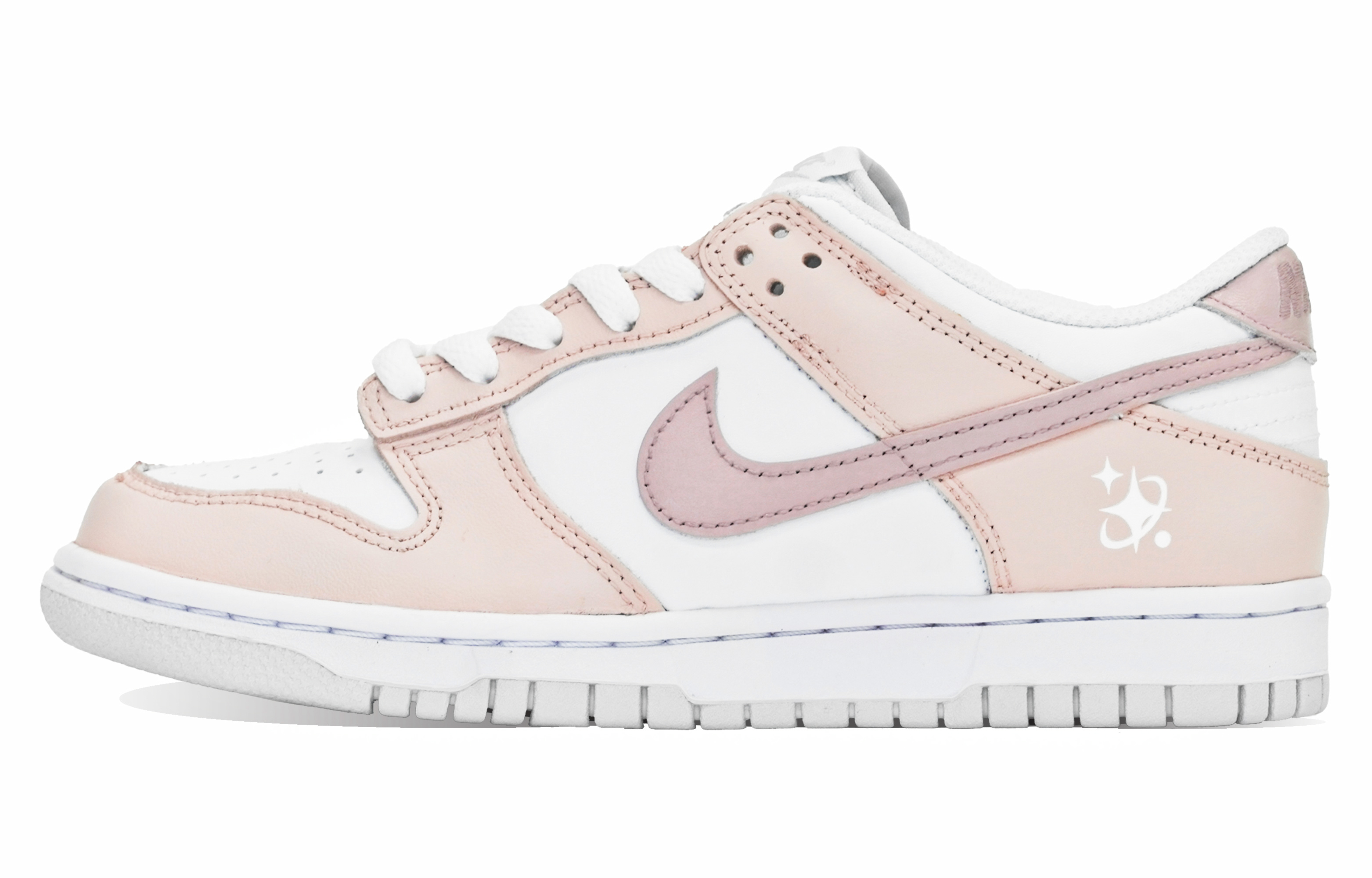 Order ナイキ ダンク Low "星兎桃物語" (Nike Dunk Low "Hoshi Usagi Momo Monogatari") DV0831-101(Team14-玲娜贝尔S-Box)