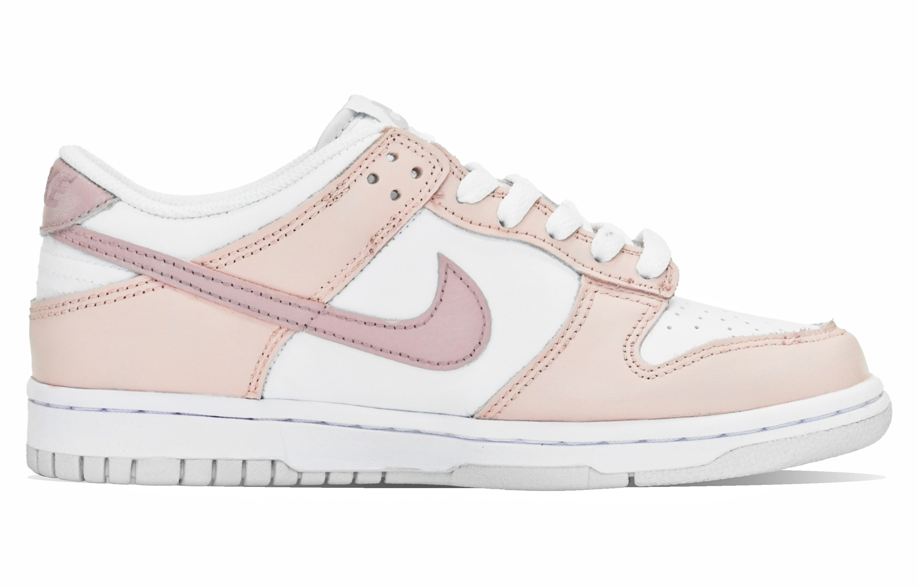 Lookbook ナイキ ダンク Low "星兎桃物語" (Nike Dunk Low "Hoshi Usagi Momo Monogatari") DV0831-101(Team14-玲娜贝尔S-Box)