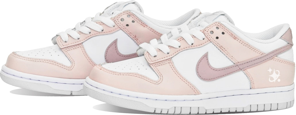 나이키 덩크 로우 '별빛 핑크 버니'(커스텀) DH9765-102(Team14-玲娜贝尔S-Box) Shop 나이키 덩크 로우 '별빛 핑크 버니'(커스텀) DH9765-102(Team14-玲娜贝尔S-Box)