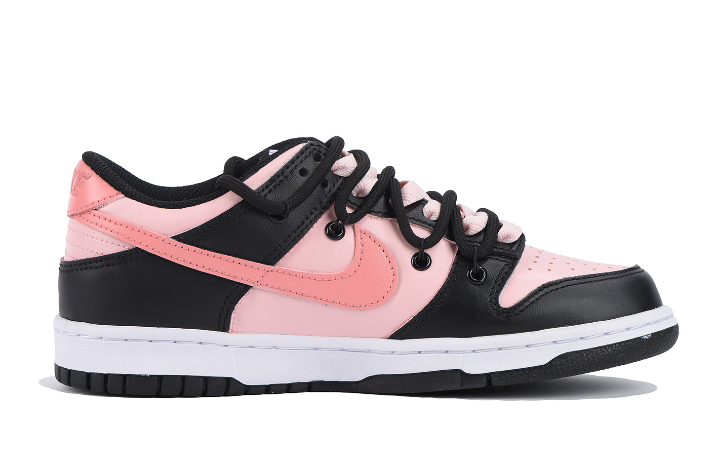 Lookbook [Kasut Custom] Nike Dunk Low 'Strawberi Hitam' CW1590-100（Team32-女款甜心草莓SBOX)