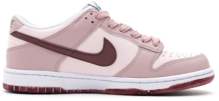 【カスタムシューズ】ナイキ ダンク ロー「ストロベリー バブルガム」 FD1232-002(Team15-草莓抱抱猪) Shop 【カスタムシューズ】ナイキ ダンク ロー「ストロベリー バブルガム」 FD1232-002(Team15-草莓抱抱猪)