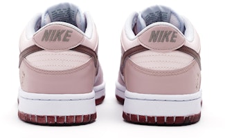 【カスタムシューズ】ナイキ ダンク ロー「ストロベリー バブルガム」 FD1232-002(Team15-草莓抱抱猪) 1